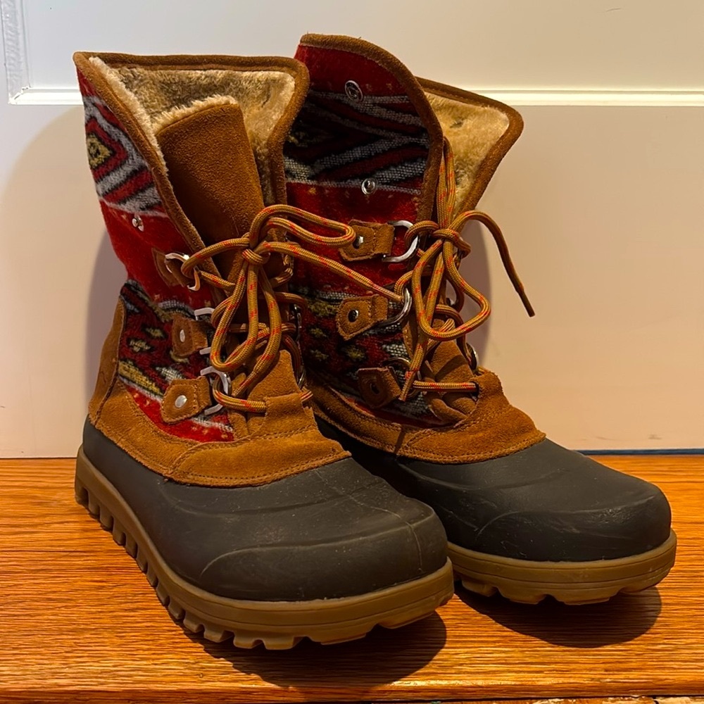 BareTraps Yaegar suede & faux fur adjustable lace up boots w/ Stay Dry System - Picture 3 of 16